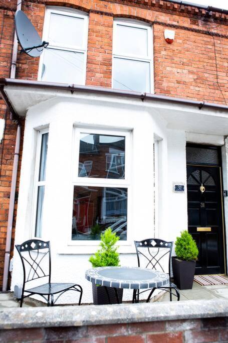 Cheerful 2 Bedroom House In The Heart Of Belfast Zewnętrze zdjęcie